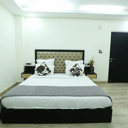 Hotel Metropolitian New Delhi Extérieur photo